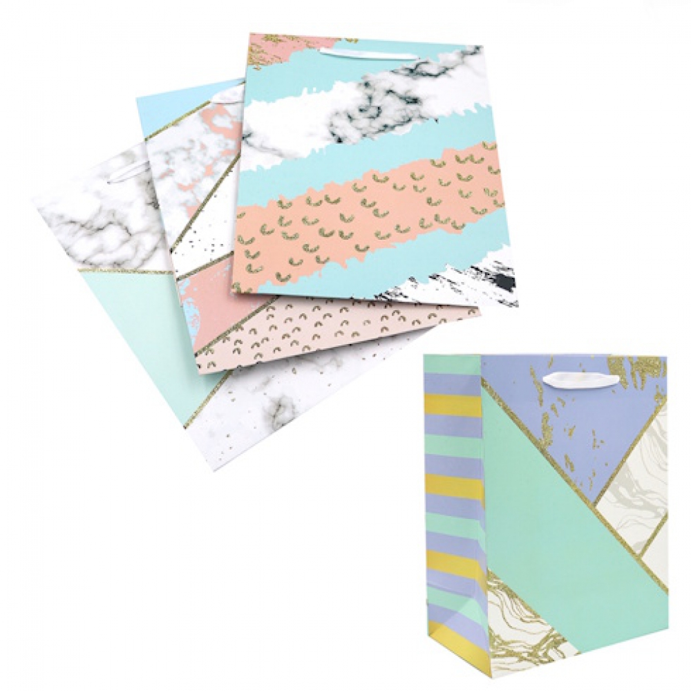 DSCN3012 Пакет папер. подарунк. 