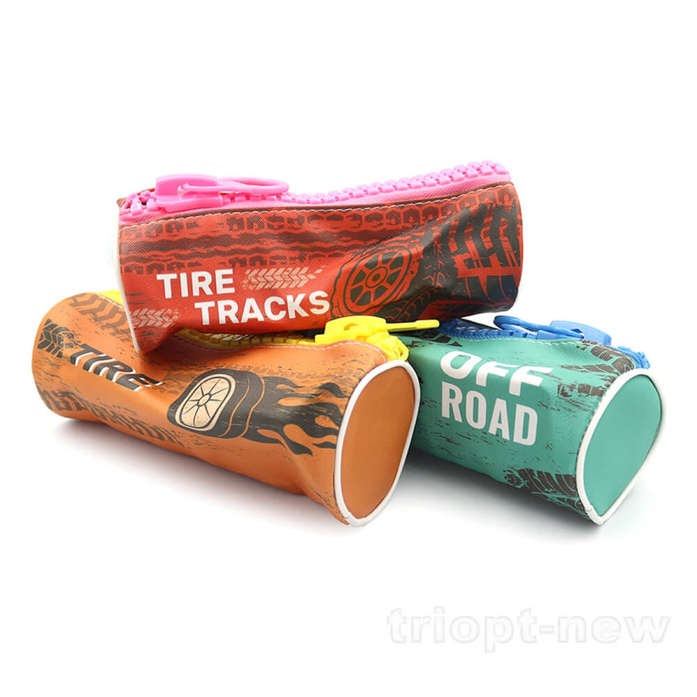 DSCN1016 Пенал-тубус змійка трактор 