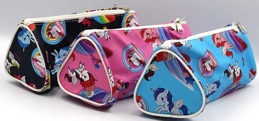 DSCN1364 
22 * 9 см Пенал трикутний 