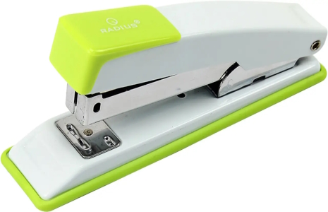 Степлер 9909-N-RADIUS, размер 13,6 х 6,2 х 3,6см (скоба #24/6-26/6)неон,9909N-Radius